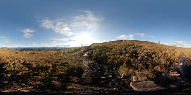 Meall Fuar-mhonaidh – path through the heather 360° Panorama