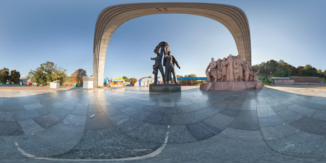 People’s Friendship Arch, Kiev 360° Panorama