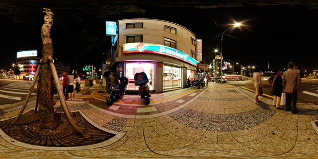 Seoul at night – Domino’s Pizza Myeong-dong 360° Panorama