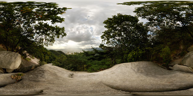 Rock partway up Buramsan 360° Panorama